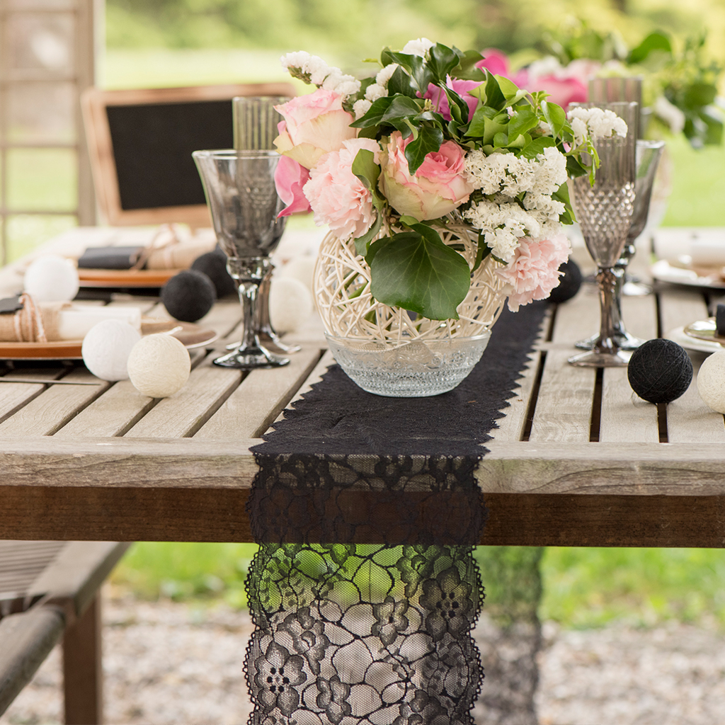 Tischläufer "Spitzen Runde" schwarz 18 cm x 3 m